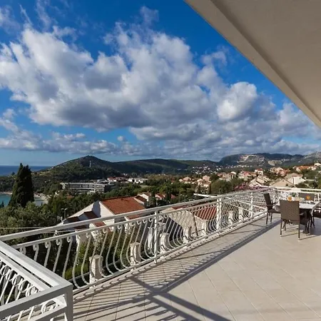 Enzian - Comfort Two Bedroom With Balcony And Sea ... *