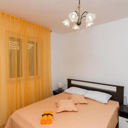 Διαμέρισμα Enzian - Comfort Two Bedroom With Balcony And Sea ... Mlini