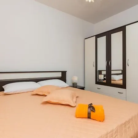 Enzian - Comfort Two Bedroom With Balcony And Sea ... Mlini